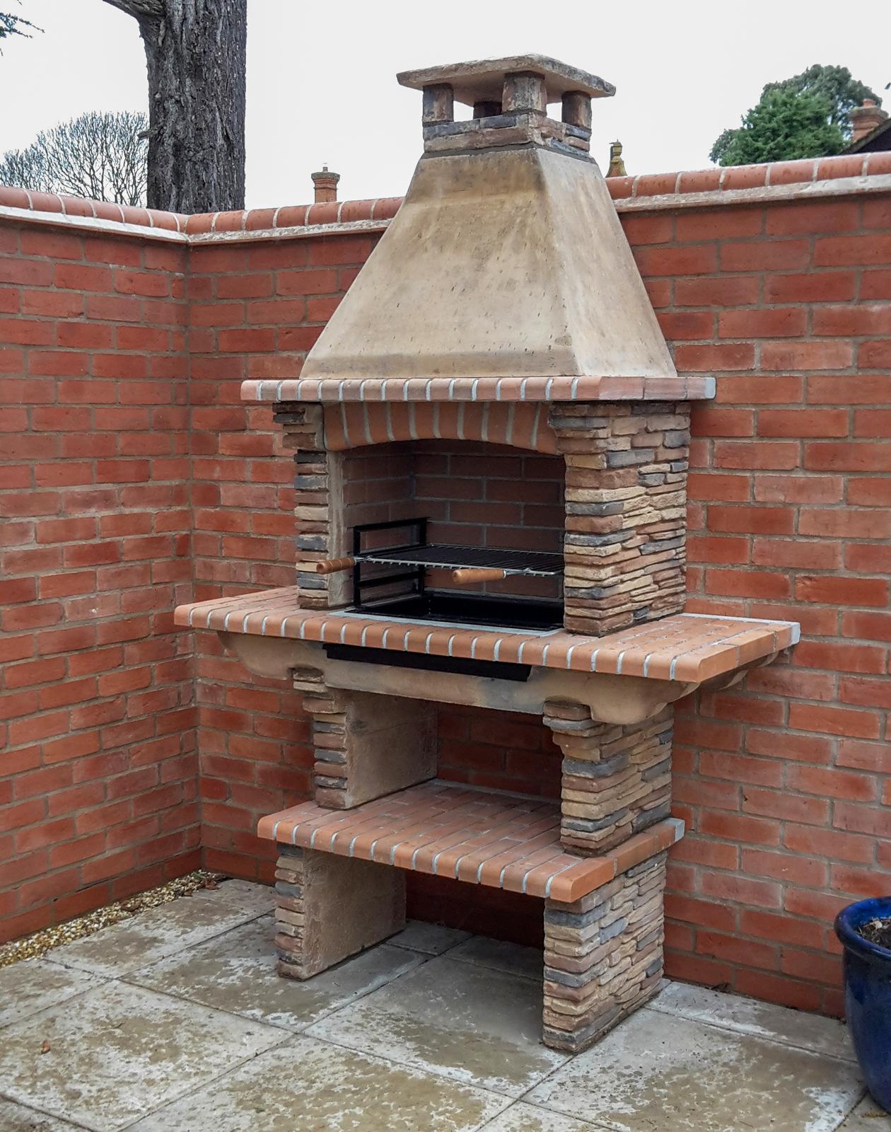 Barbecue RIVIEIRA 402 – Pierre Reconstituée, Cheminée, Bois/Charbon