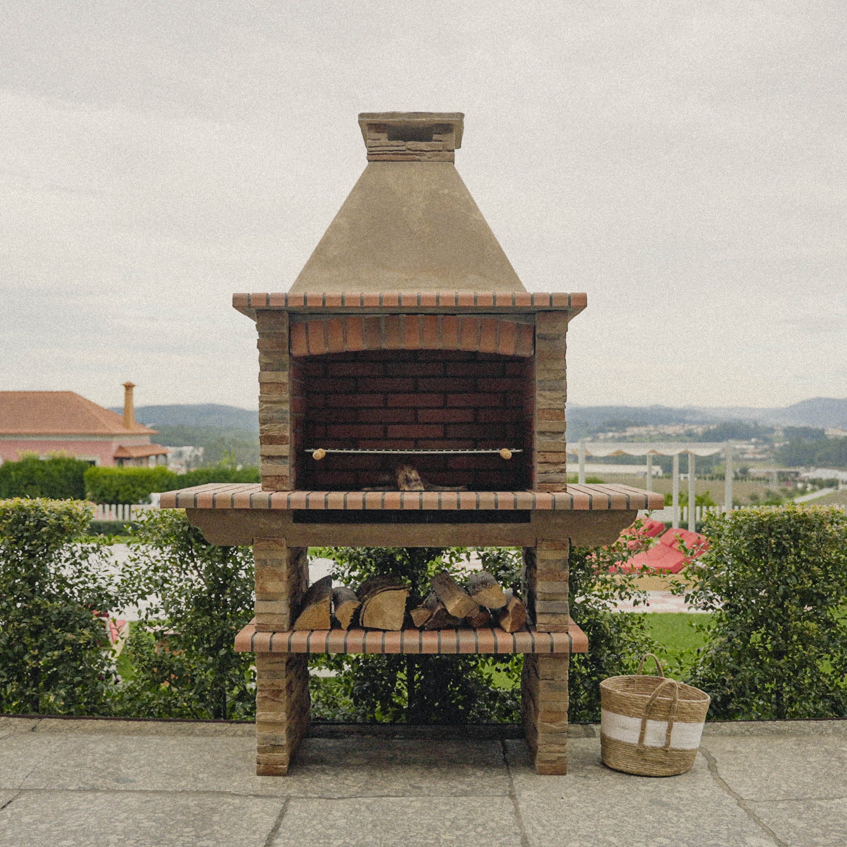 Barbecue en Pierre Rivieira XL – Modèle 421 | Grand Foyer 83 cm