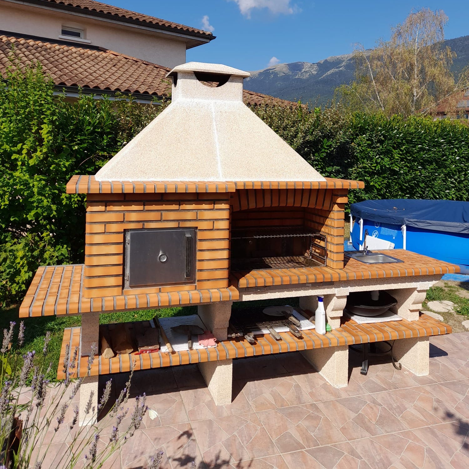 TerraCotto 144 – Barbacoa de Ladrillo con Horno y Fregadero