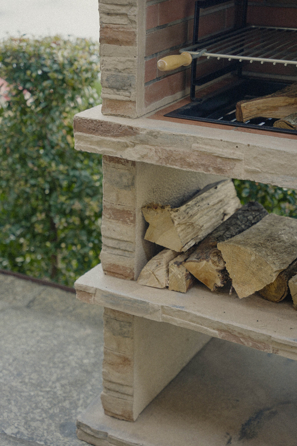 Barbecue en Pierre Reconstituée – Rocca 460 – Marron ou Gris