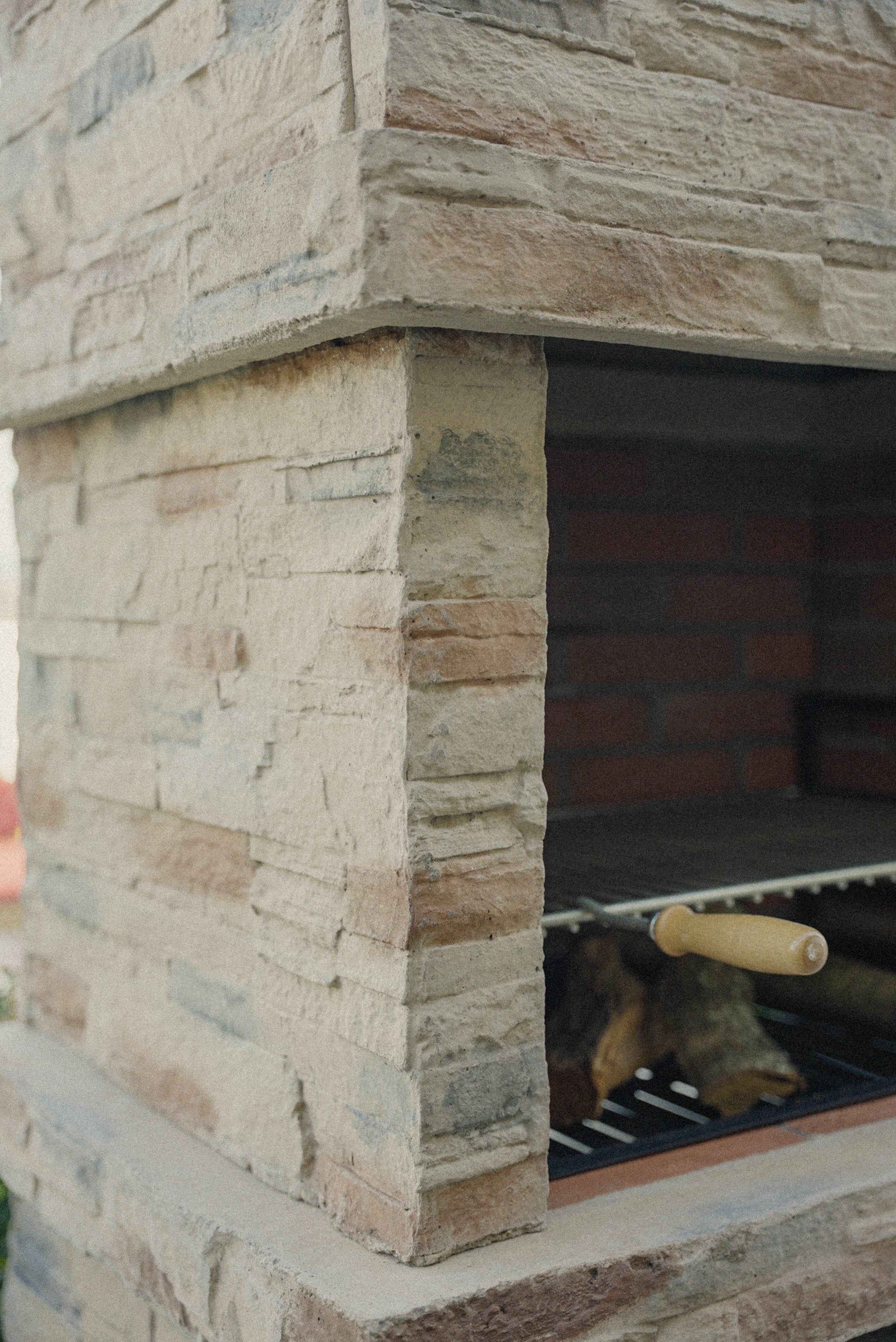 Barbecue en Pierre Reconstituée – Rocca 460 – Marron ou Gris