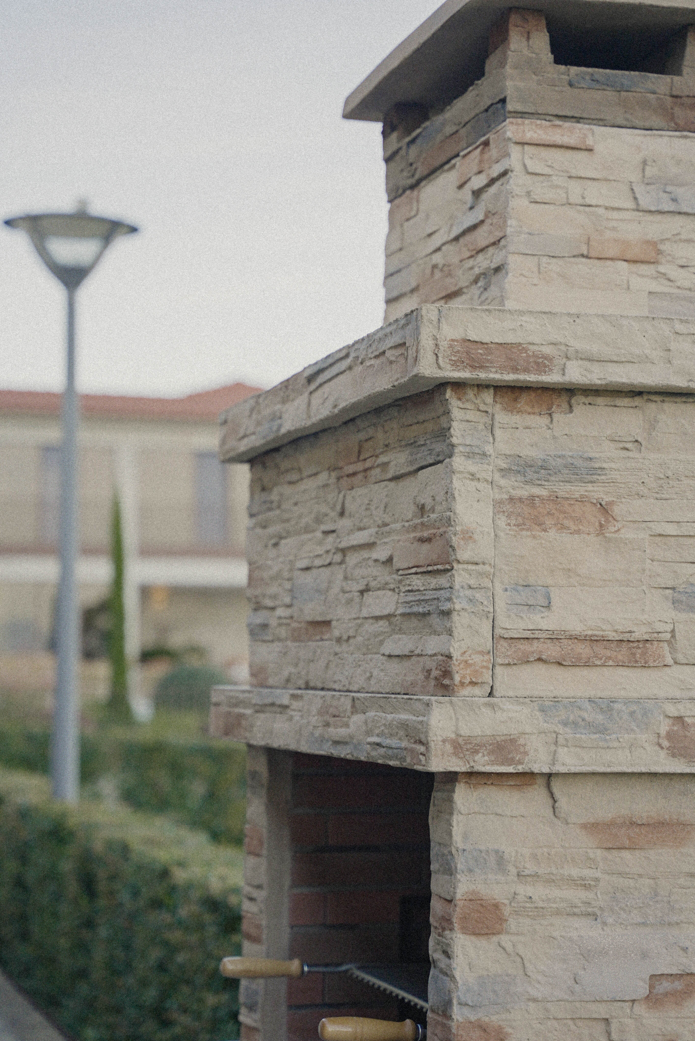 Barbecue en Pierre Reconstituée – Rocca 460 – Marron ou Gris